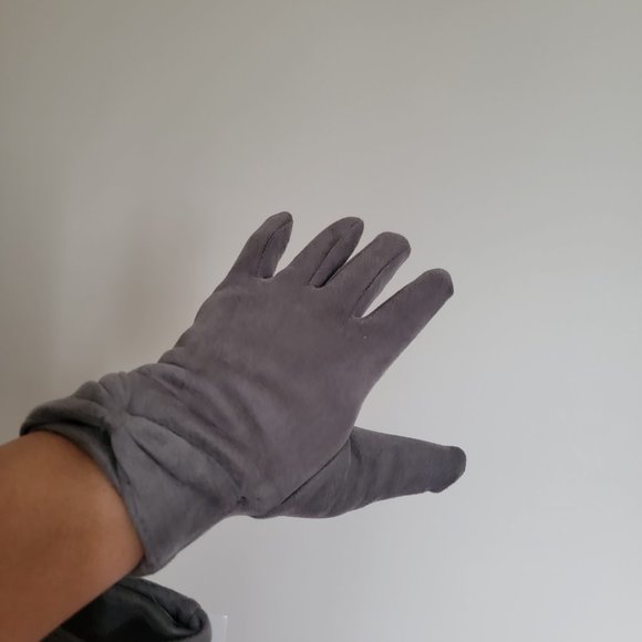 NWT I am Gray Soft Fake Suede Comfortable Gloves - Picture 4 of 6